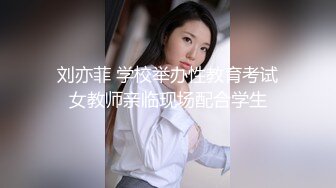 最新商城厕所双镜头TP超级漂亮的大眼学生妹嘘嘘