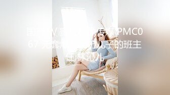 P站红人Fullfive全裸露出收外卖 开着房门用性玩具搞得自己喷了一地的水