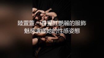 新人小少妇全程露脸丝袜高跟诱惑，听狼友指挥大秀直播，揉奶玩逼撅着屁股掰开骚穴给狼友看，精彩刺激别错过