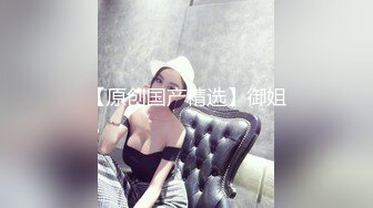 两男一女3P风骚小少妇前面舔着后面扣穴骑乘爆插