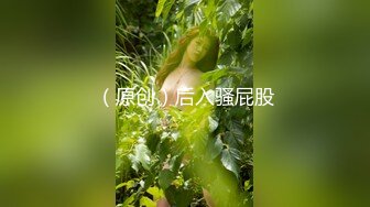 【精品】抖音少妇暮色，浓妆约会粉丝，KTV露出开房打炮，正是如狼似虎的年龄，真是个荡妇 (2)