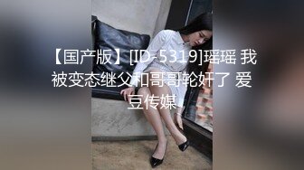 素颜也很美的良家小少妇镜头前诱惑狼友，让纹身大哥吃着奶子抠着逼，主动上位抽插大哥，浪荡呻吟不断别错过