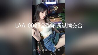 轻熟女姐妹花露脸伺候3个大鸡巴精彩5P颜值，全程露脸小嘴喝逼逼都被草着，两个骚逼躺一起被三个鸡巴朝脸撸