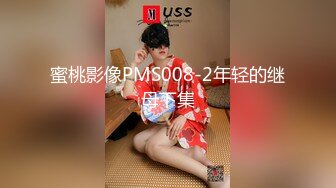 兼职小少妇黑丝露脸跟纹身小哥啪啪，口交大鸡巴对着镜头舔弄龟头样子好骚，让小哥爆草抽插还想让小哥射嘴里