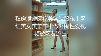 小夏寻花约战骚熟女开房啪啪，拔下内裤大屁股肥穴，手指扣弄调情，准备开操操逼失败